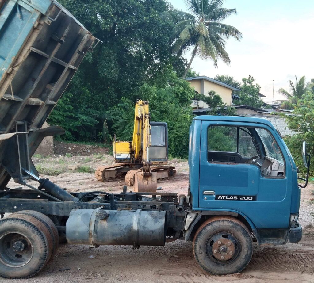 How to Choose and Buy a Japan Lorry in 2025 - Brands, Popular models, and Buying Guide. 31 dump truck