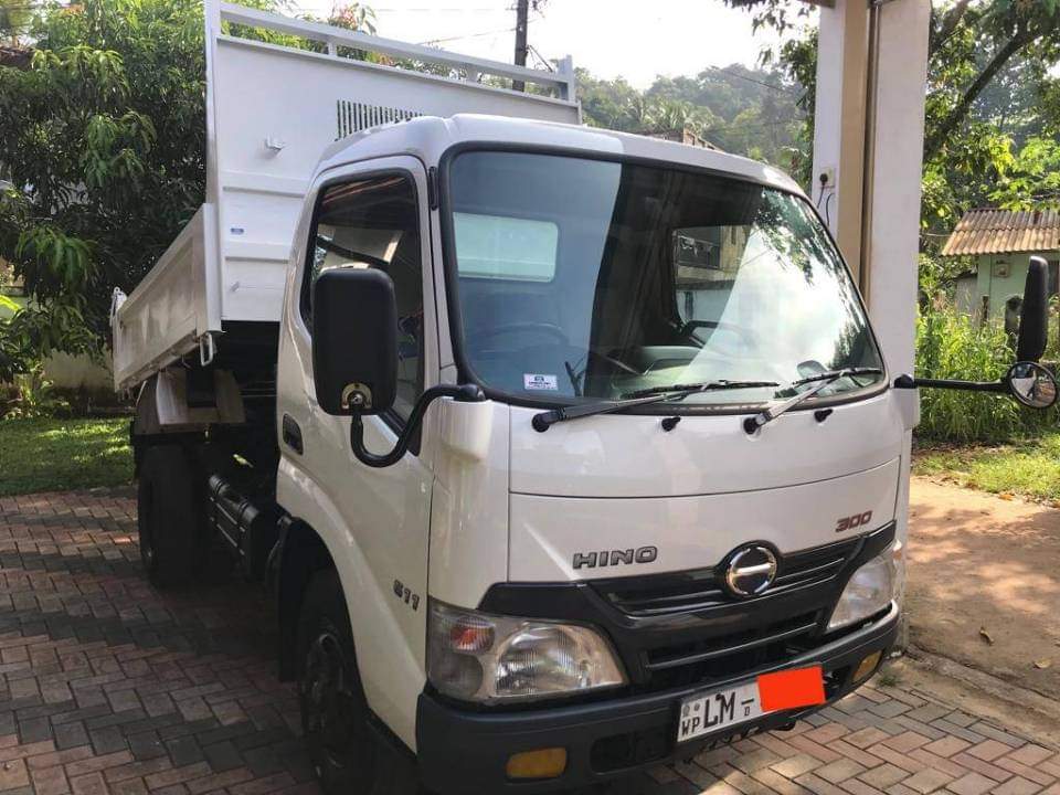 How to Choose and Buy a Japan Lorry in 2025 - Brands, Popular models, and Buying Guide. 18 FB IMG 1682156866103