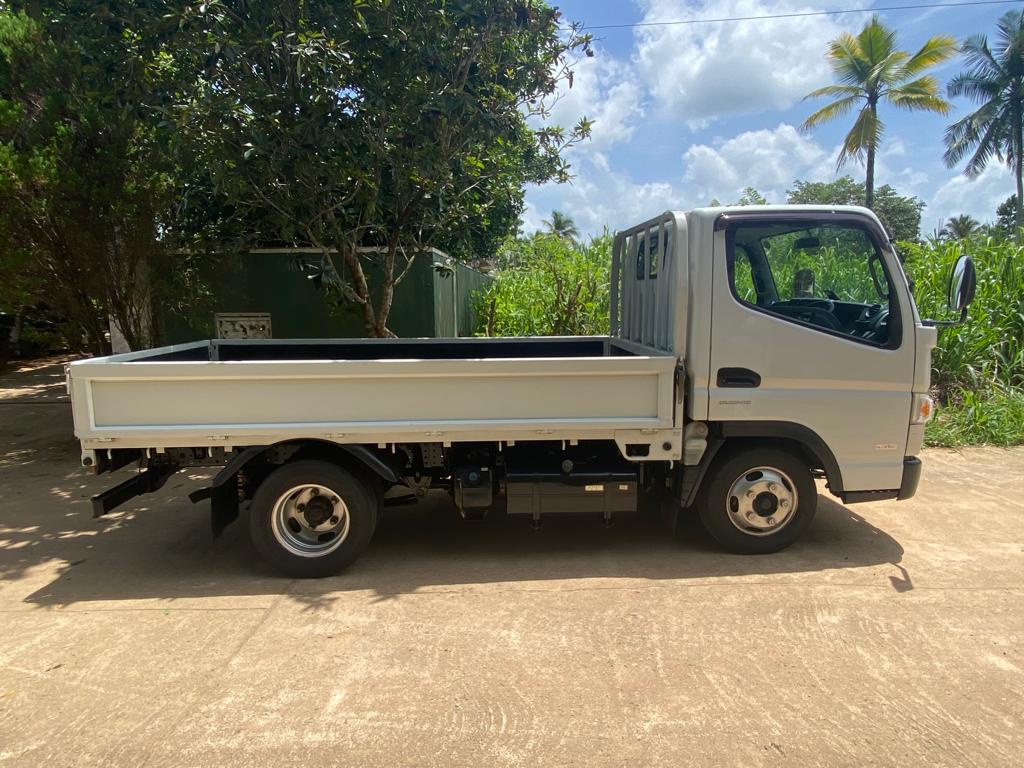 How to Choose and Buy a Japan Lorry in 2025 - Brands, Popular models, and Buying Guide. 26 flatbed truck