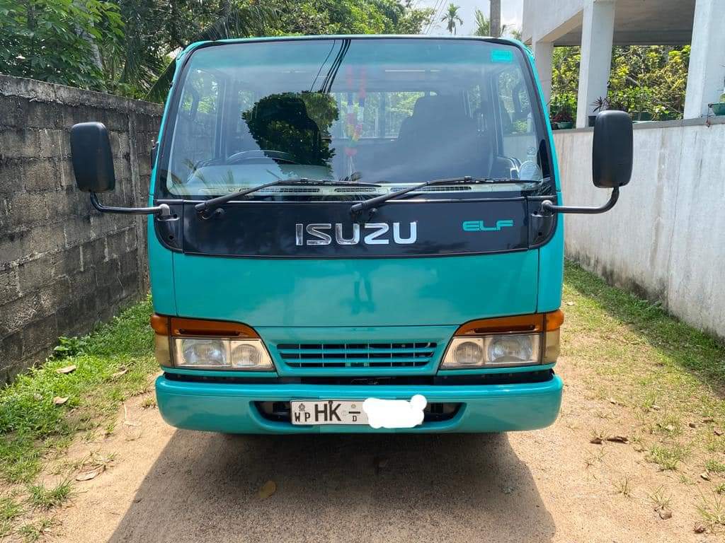 How to Choose and Buy a Japan Lorry in 2025 - Brands, Popular models, and Buying Guide. 19 Crew cab lorry isuzu elf