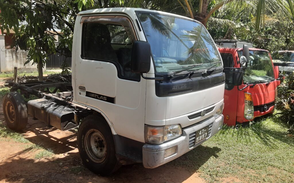 How to Choose and Buy a Japan Lorry in 2025 - Brands, Popular models, and Buying Guide. 24 Nissan Atlas